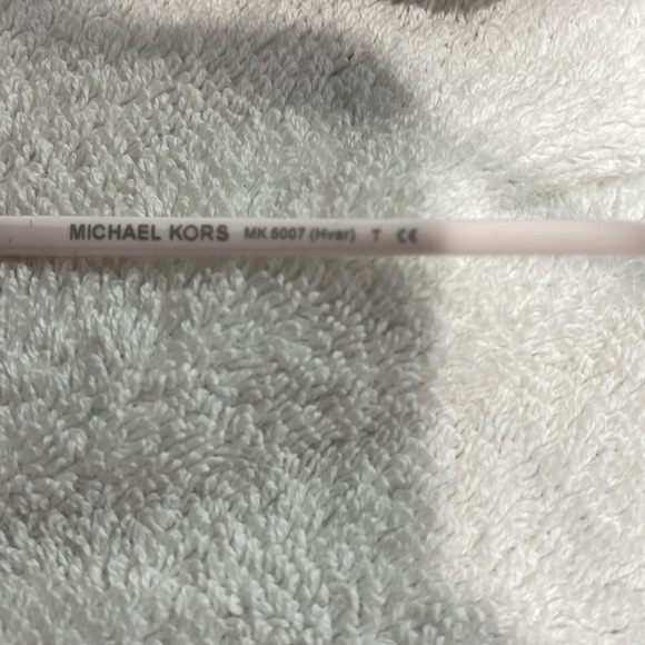 Michael Kors White Frame - Hvar- aviator stye sunglasses - Picture 6 of 10